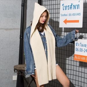 Hooded Scarf in Cream